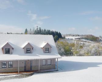 Three-Bedroom Holiday Home In Schillingsfurst - Schillingsfürst - Edificio