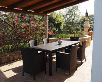 Villa In Mesquita, Private Pool/sommer and winter suitable, air conditioning - São Brás de Alportel - Patio