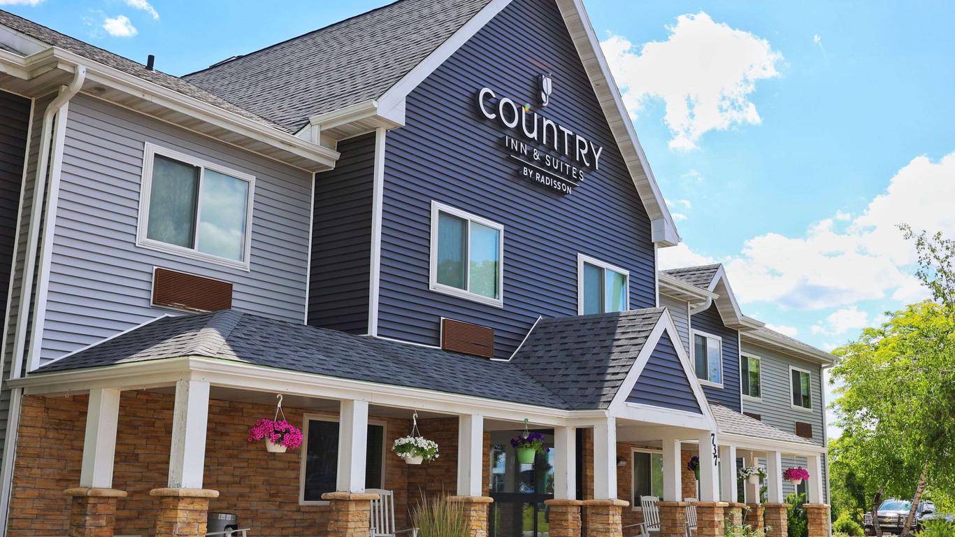 Country Inn & Suites by Radisson, Sparta, WI