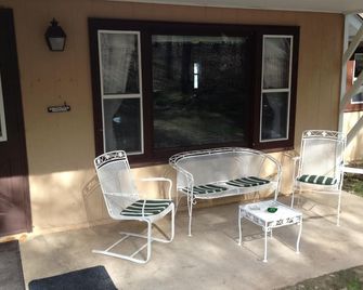 Private lakefront on the Cisco Chain in the heart of Michigan’s Upper Peninsula. - Watersmeet - Patio