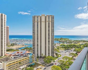 Castle at Ala Moana Hotel - Honolulu