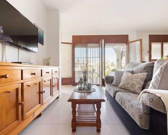 Holiday Home Sandra by Interhome - Riumar - Sala de estar