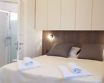 Apartments Sun Dance 2 with heated Pool - Novalja - Habitación