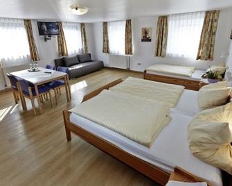 Hotel Landgasthaus Rössle - Offenburg - Bedroom