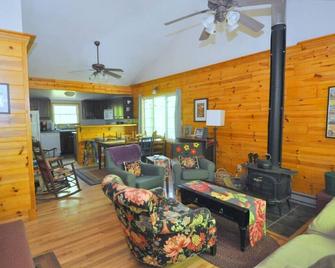 Cabin at Sleepy Creek - Berkeley Springs - Living room