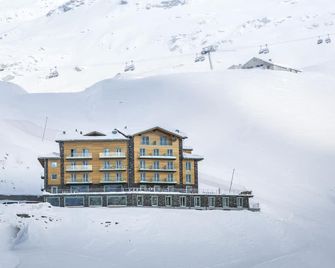 فندق وايت أنجل - برويل - كيرفينيا - مبنى