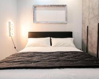 Bed & Breakfast La Rosa - Rome - Bedroom