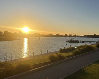 Yarrawonga Golf & Lake Getaway - Yarrawonga - Extérieur