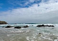 Rosarito Beach House Sleeps 14 & Steps to Sandy Beach Mins to Downtown - Rosarito - Beach
