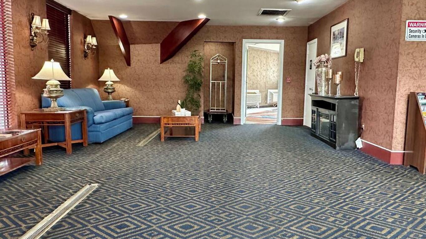Riverview Inn & Suites