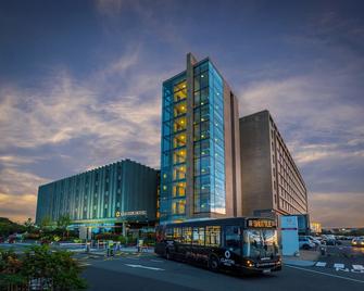 Clayton Hotel Dublin Airport - Dublin - Building