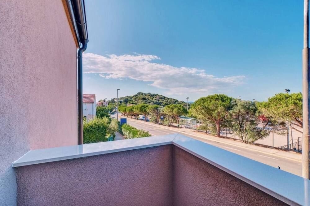 Beautiful new apartment Blaz - مالي لوسينج - شرفة