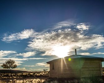 Unique Hogan Rental in a Beautiful Remote Location near the Grand Canyon - Marble Canyon - Outdoor view