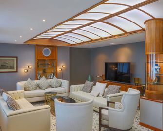 Queen Elizabeth 2 - Dubái - Lounge