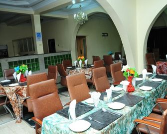 Richton Hotel & Suites - Abeokuta - Restaurante