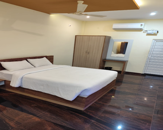 Pon Pandian Family Restaurant - Sankarankovil - Bedroom