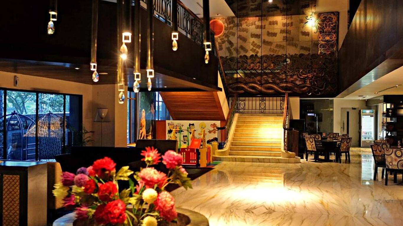 藍空酒店 - 峇里巴板