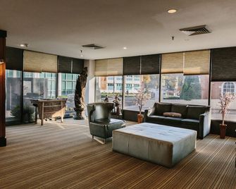 Stamford Suites - Stamford - Lobby