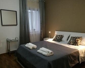 Nettuno Rooms - Messina - Habitación