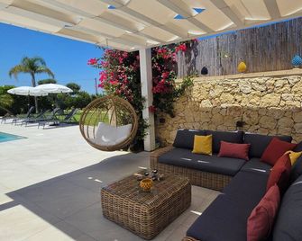 Villa Merilusi-Luxury & Private Pool - Fontane Bianche