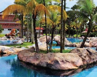 Kukup Golf Resort - Pontian Kechil - Piscina