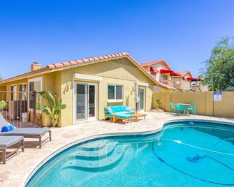 South Mountain home with pool, grill, fireplace & fast WiFi - snowbird-friendly - Phoenix - Piscine
