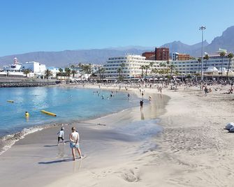 Borinquen only 280 meters to the beach, balcony with sea view, heated pool, Wifi - Playa de las Américas - Beach