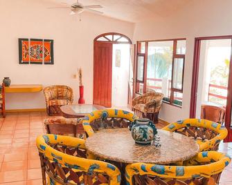 Penthouse Condo - 2 Br Suite - Room 9 - San Patricio - Melaque - Comedor