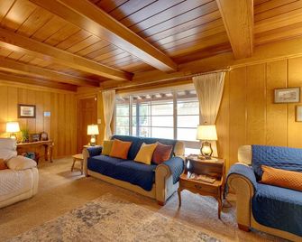 Game Room And Patio Charming Jackson Ret - Джексон - Вітальня