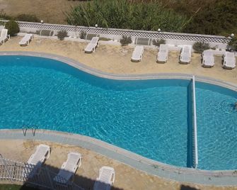 Haris Hotel By Diomedes Group - Chaniotis - Piscina