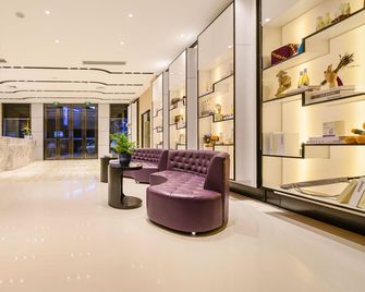 Luqi Boutique Hotel (Guanyinqiao Huaxin Street Light Rail Station Branch) - Chongqing - Lobby