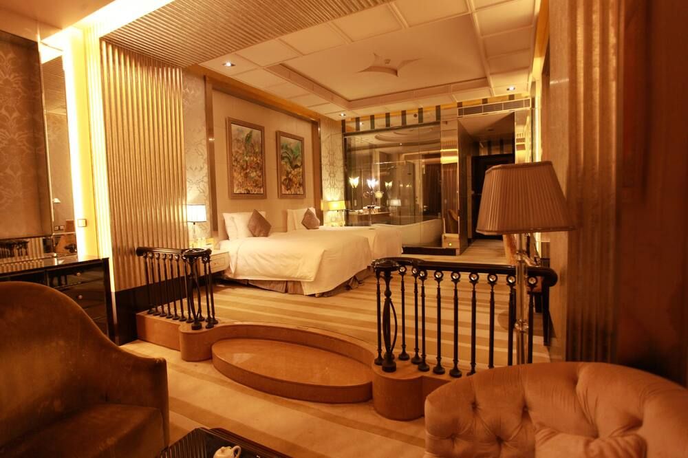 Chateau Star River Pudong Shanghai thumbnail 3