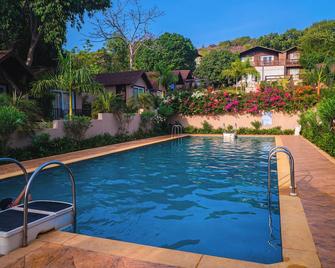 Stone Wood Resort, Mandrem - Mandrem - Piscina