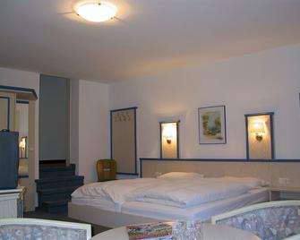 Hotel Restaurant Rueckert - Nistertal - Bedroom