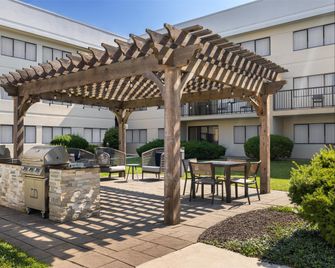 Homewood Suites by Hilton Indianapolis Carmel - Carmel - Building