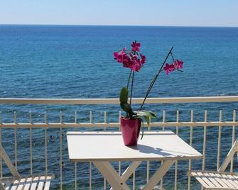 Nina B&B - Giardini Naxos - Balcony