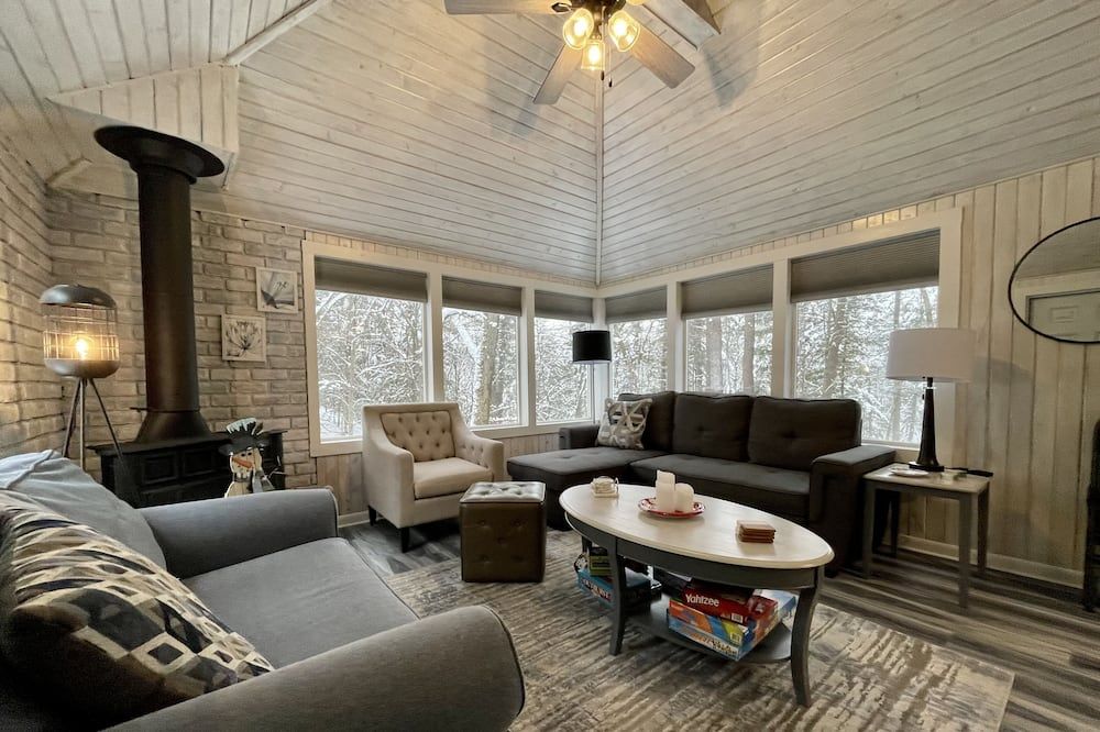 Three bedroom getaway near Wisconsin Dells & Kalahari Indoor Waterpark - Baraboo - Huiskamer