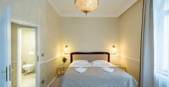 Villa Basileia Riverside - Carlsbad - Bedroom