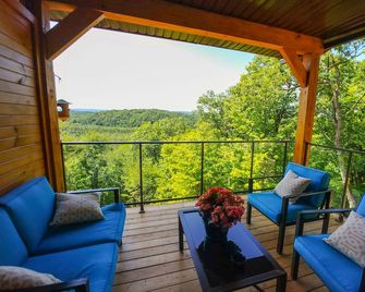 Le Bellevue Modern Lodge - Wakefield - Balkon