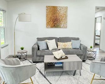New Relax Modern Luxury 3BR2Bath Home Sleeps 10, close to Lake Travis and Domain - Cedar Park - Obývací pokoj