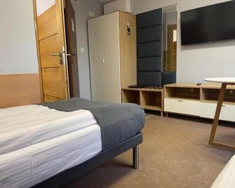 Hotel Kosmowski - Września - Bedroom