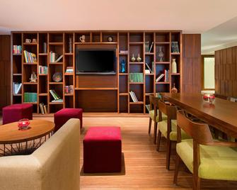 Four Points by Sheraton Bengaluru, Whitefield - Bengaluru - Lounge