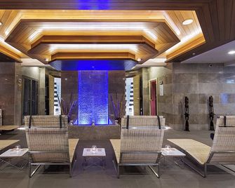 DoubleTree by Hilton Kusadasi - Kusadasi - Lounge