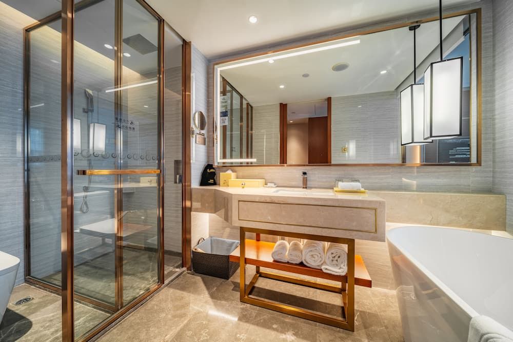 Lia Charlton Hotel Shenzhen thumbnail 3