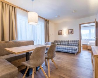 Ofentürl Alpine Living - פלאכאו - חדר אוכל