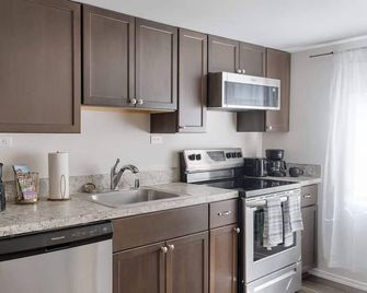 Centralia Theater Apt w/ Projector | Sleeps 4 - Centralia - Kitchen
