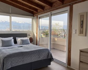 Chania/Candia Hotel - חאניה - חדר שינה