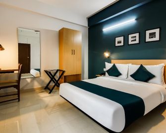 Hotel O Silverkey ,near RTO office kondapur - Hyderabad - Bedroom