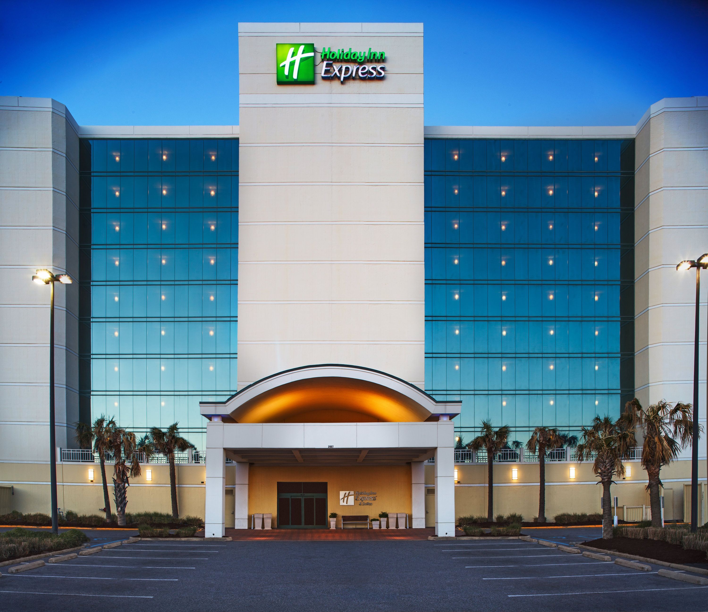 Holiday Inn Express & Suites Va Beach Oceanfront By IHG - וירג'יניה ביץ' - בניין