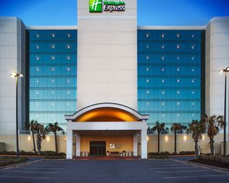 Holiday Inn Express & Suites Va Beach Oceanfront By IHG - Virginia Beach - Edificio